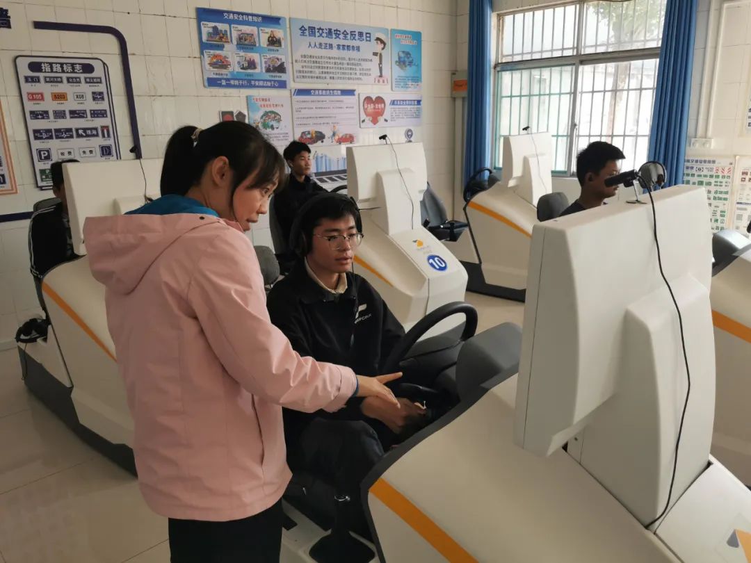 【济宁大运河驾校】济职首批报名学生，今日已顺利拿证！(图3)